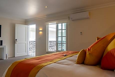 Deluxe King Suite