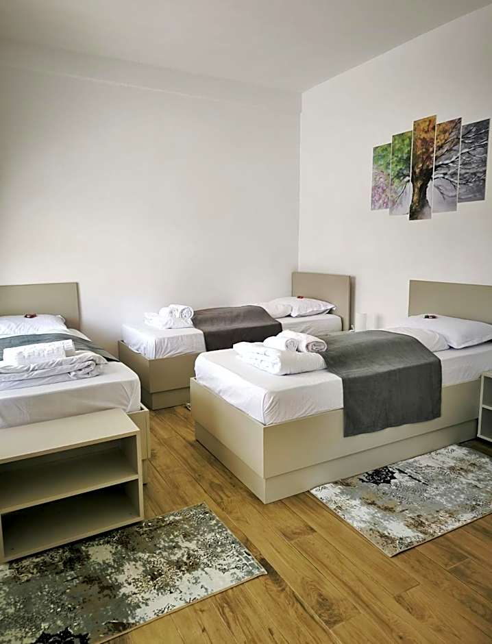 Adriana Touristik Hostel 3 Stele Arad