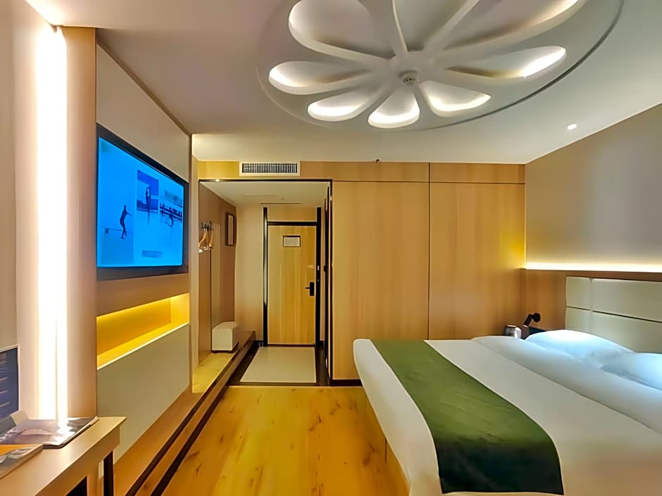 GreenTree Inn Heze Railway Station Hotel