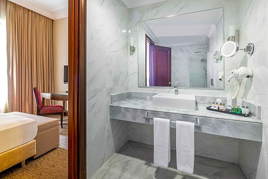 Hotel Çelik Palas Convention Center & Thermal SPA