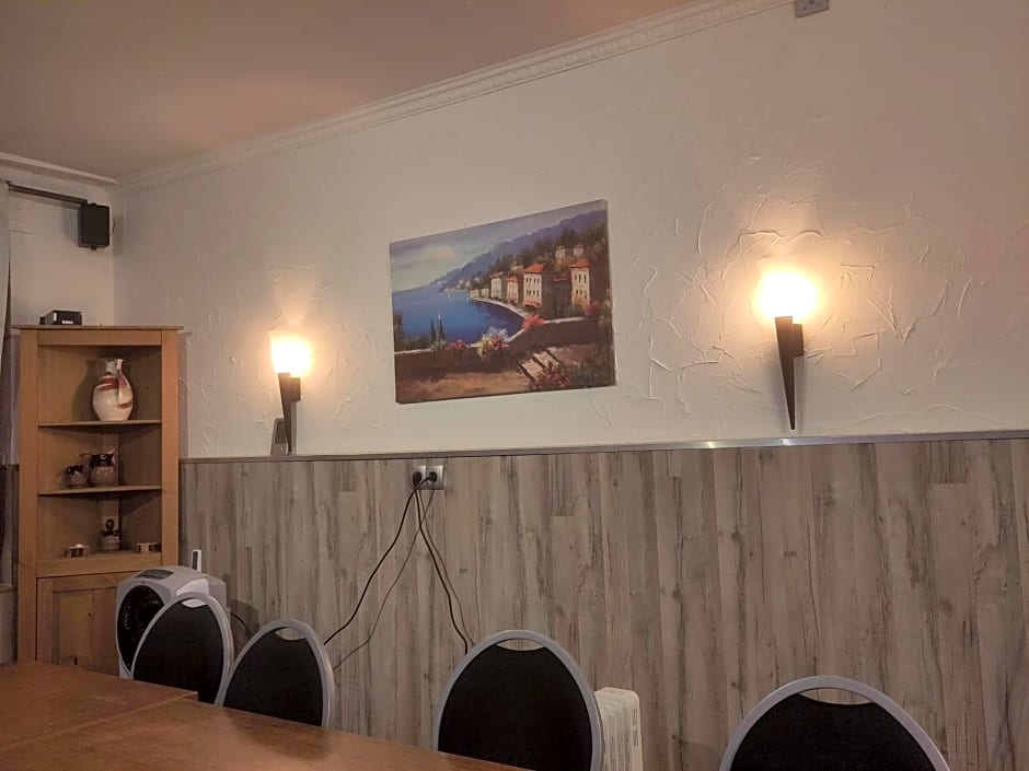 ZUR POST - HÜLCHRATH