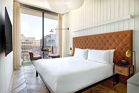 City View King Balcony