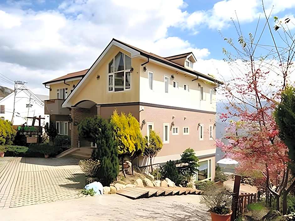 Chingjing New Paradise Bed and Breakfast