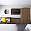 Holiday Inn Express & Suites Central Omaha By IHG