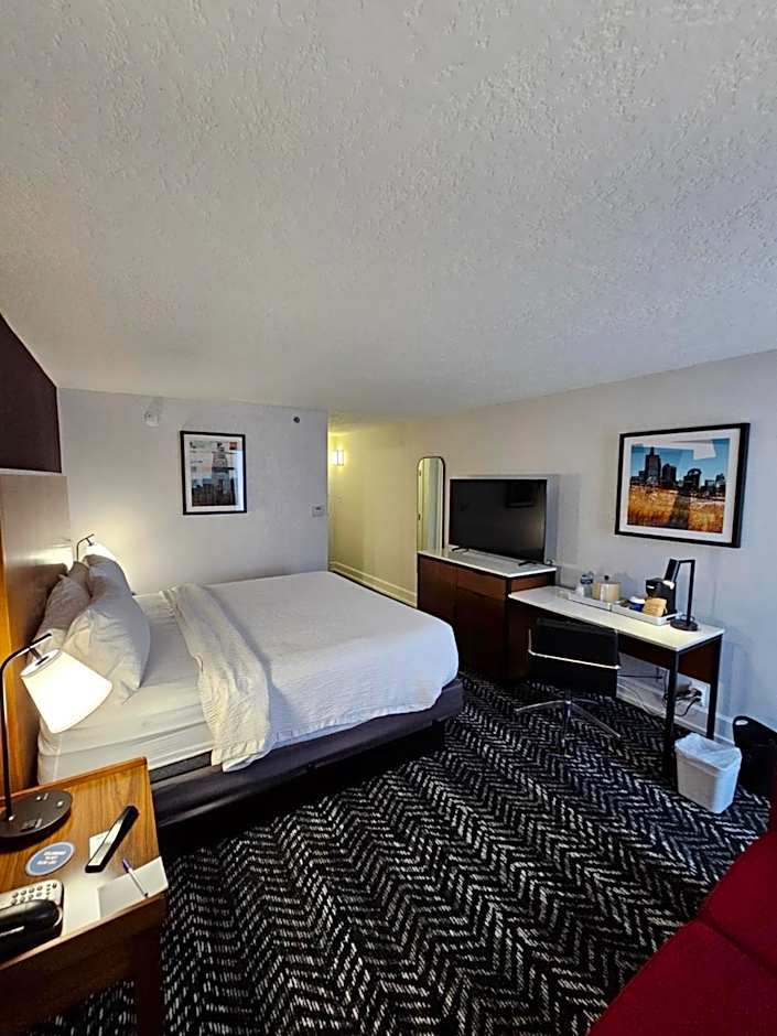 Four Points By Sheraton Kansas City Airport