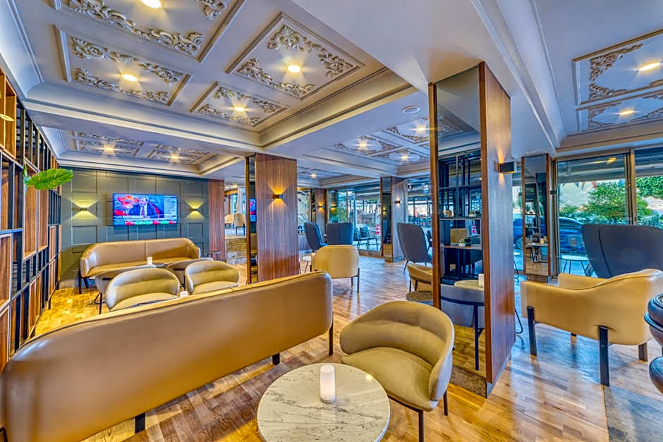 Numa Port Hotel