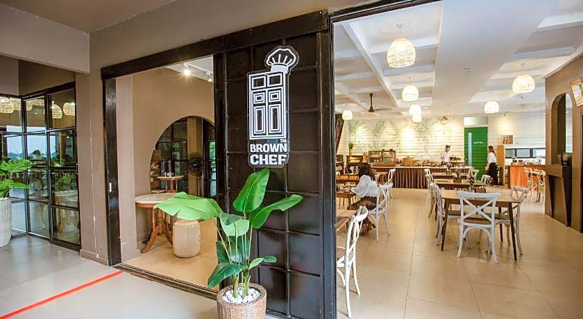 Brown House Hotel