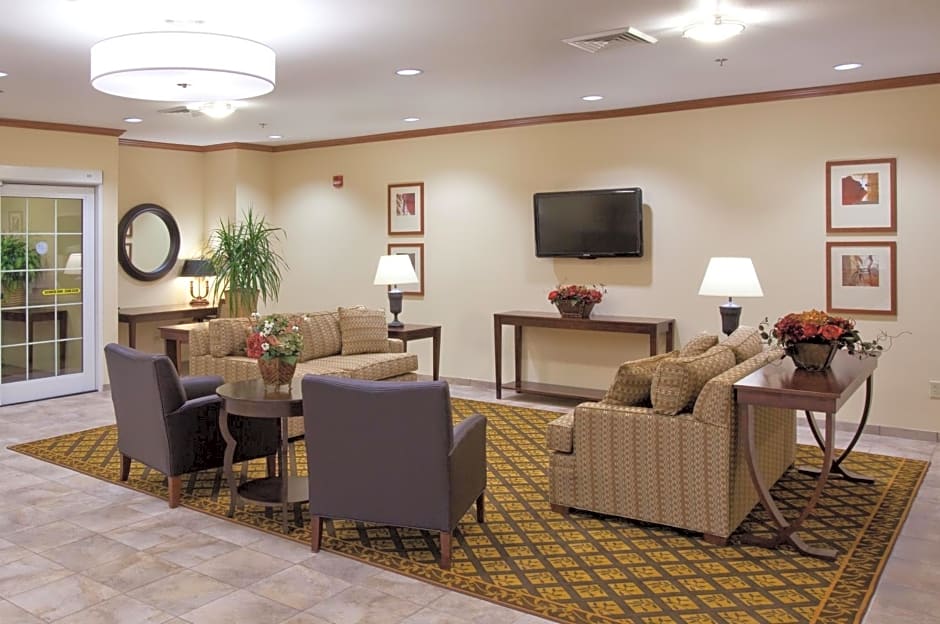 Candlewood Suites Minot