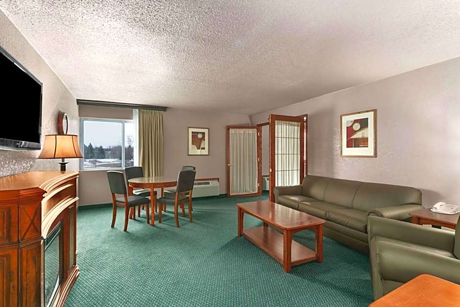 Photo 1 of 6 of 1 King Bed Suite