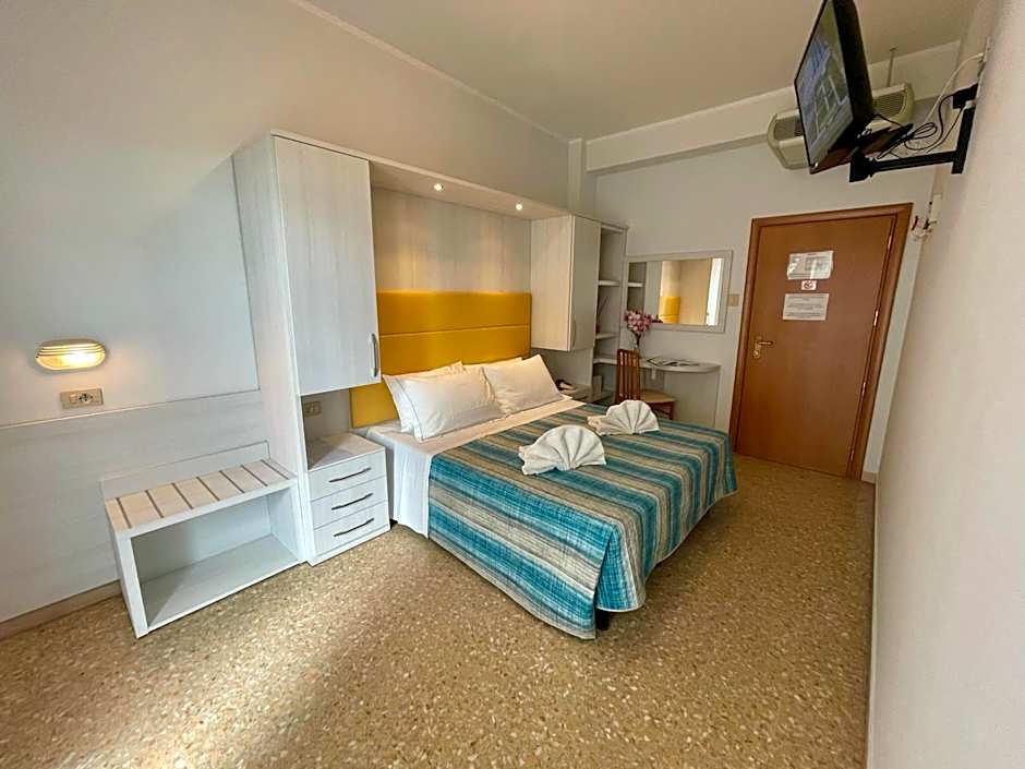 Hotel Crystal con Piscina Estiva Privata - SPIAGGIA INCLUSA con Formula All Inclusive