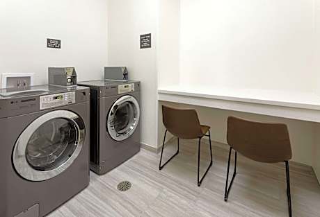 2 Queen Hearing Accessible Room