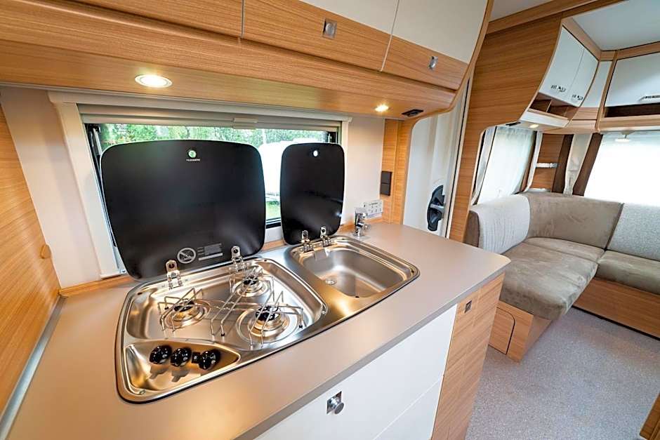 Velo Camp nad jeziorem Dadaj