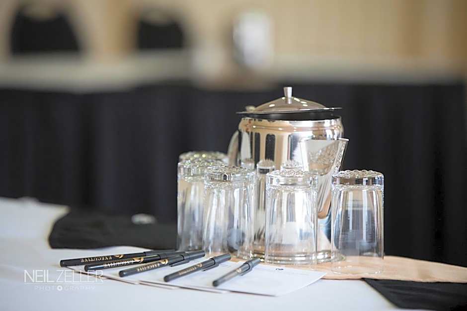 Days Inn & Suites by Wyndham Edmonton Airport