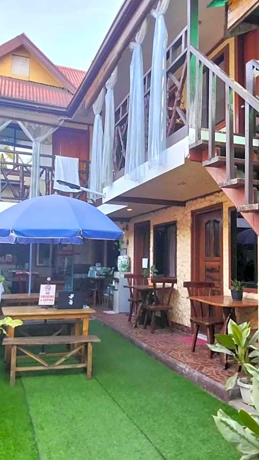 Lola Flor's Guest House