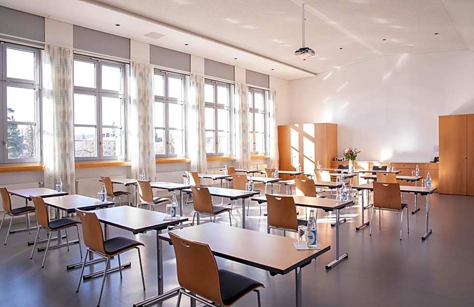 Spectrum Kirche Exerzitien-und Bildungshaus auf Mariahilf