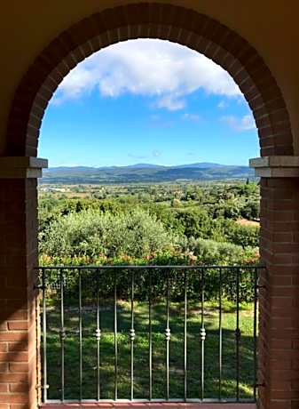 One-Bedroom Apartment with View
