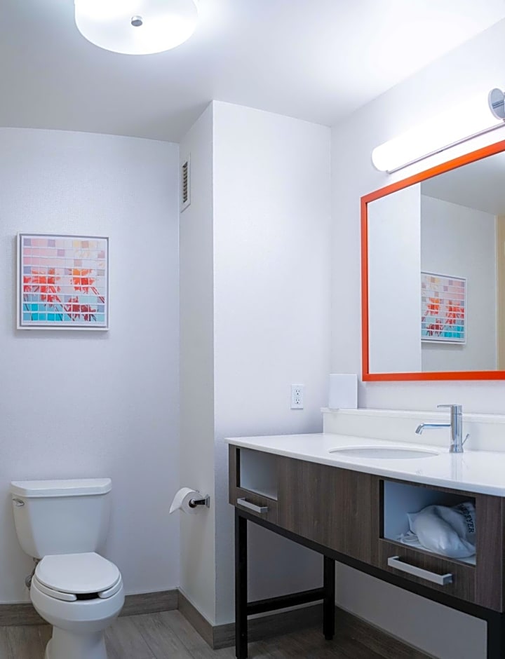 Hampton Inn By Hilton And Suites Seal Beach