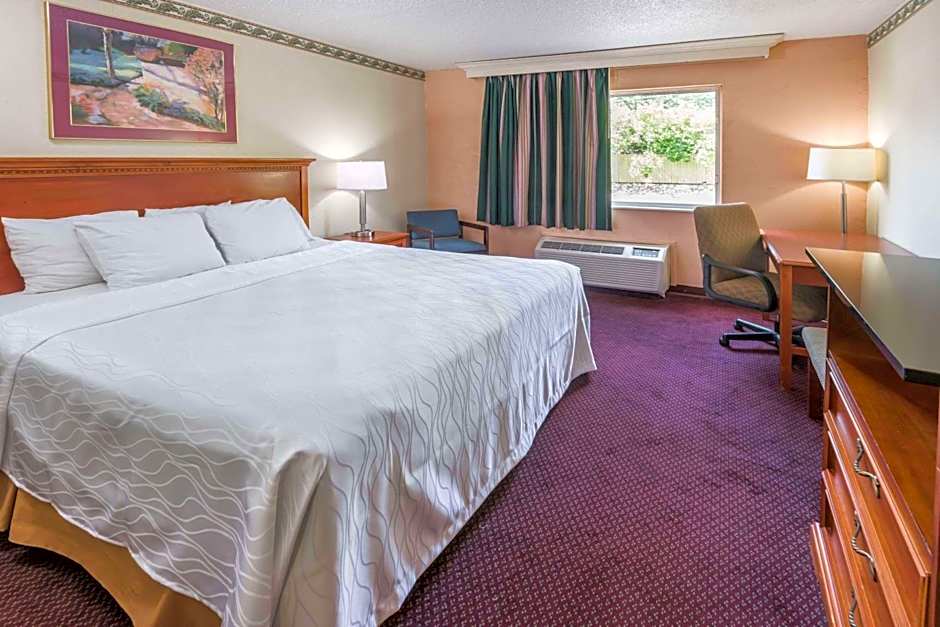 Columbus Grand Hotel & Banquet Center