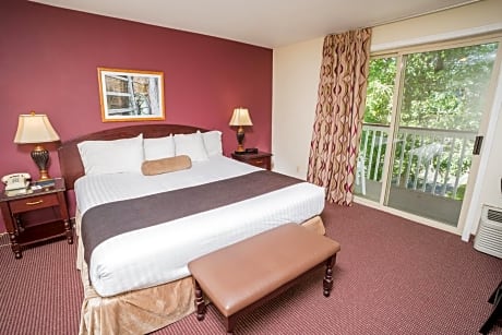 Deluxe King Room