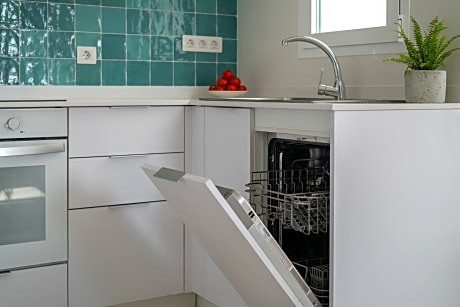 two bedrooms apartment 1 adult + 2 children