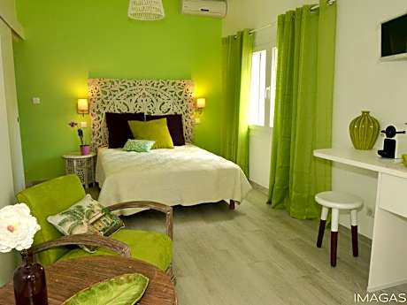 MANGUIER-Garden View-Private Bathroom-Double room