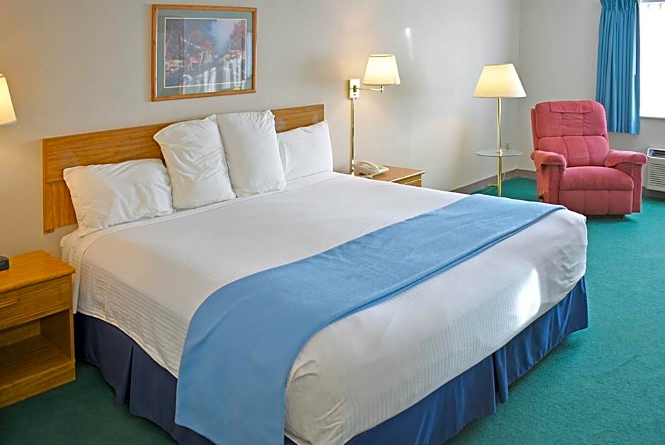 Americas Best Value Inn-Tahquamenon Country
