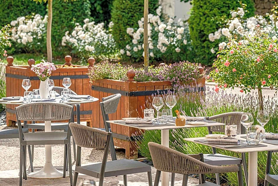 Chateau Belmont Tours by The Crest Collection