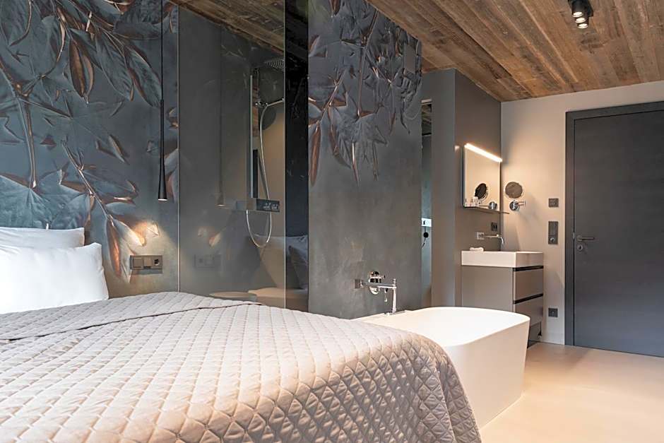 GOING TRIPLE A apartments WEST