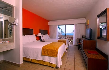 Deluxe Double Room with Side Sea View