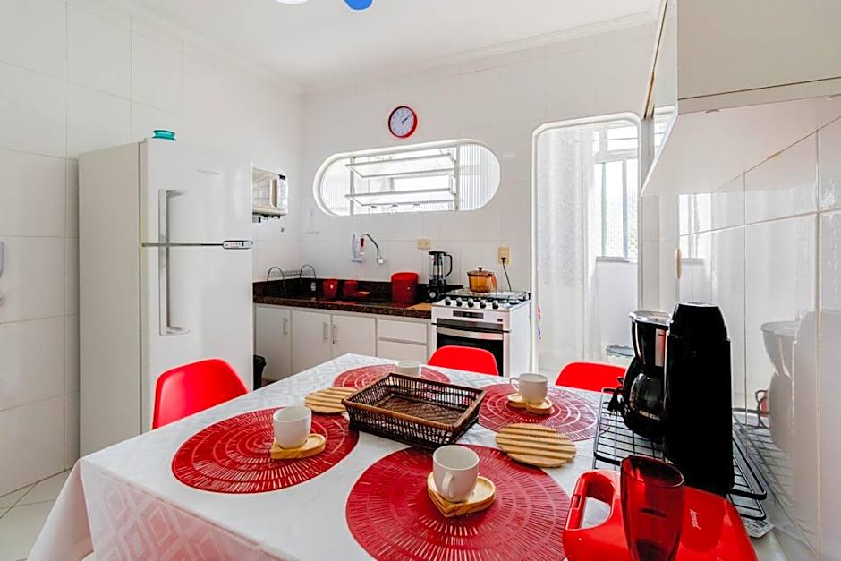 Otimo apto c WiFi a 700m da Praia do Tombo-Guaruja