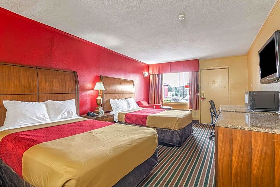 Econo Lodge Airport near Billy Graham Parkway