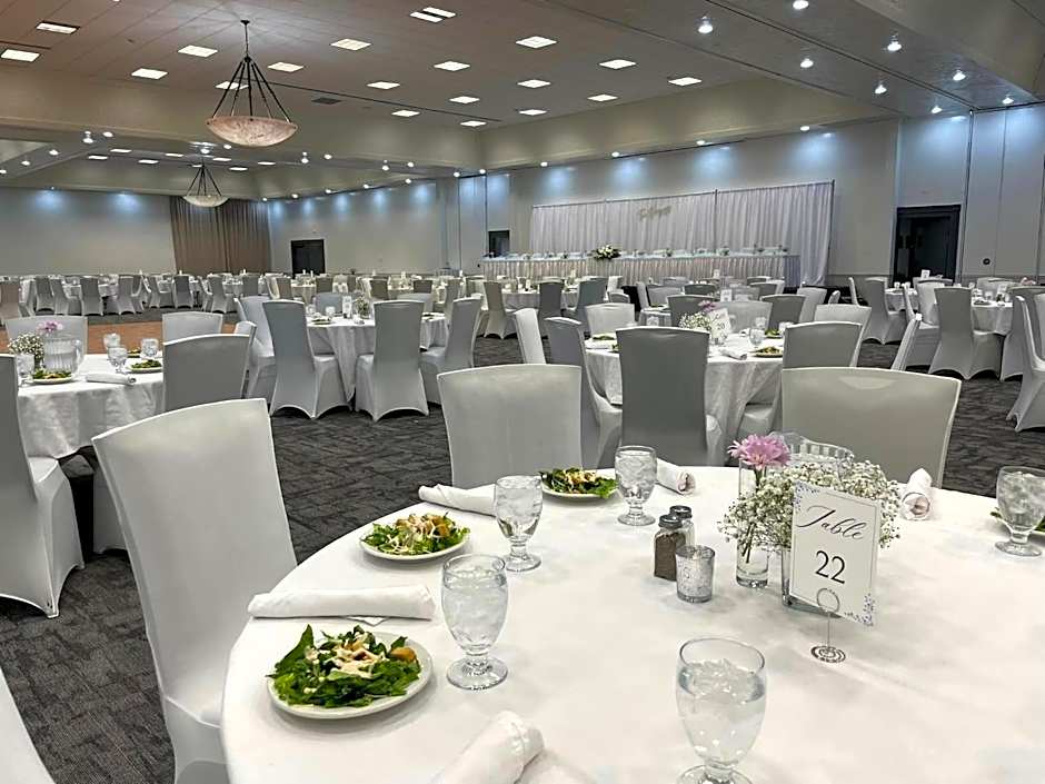 Bismarck Hotel and Conference Center