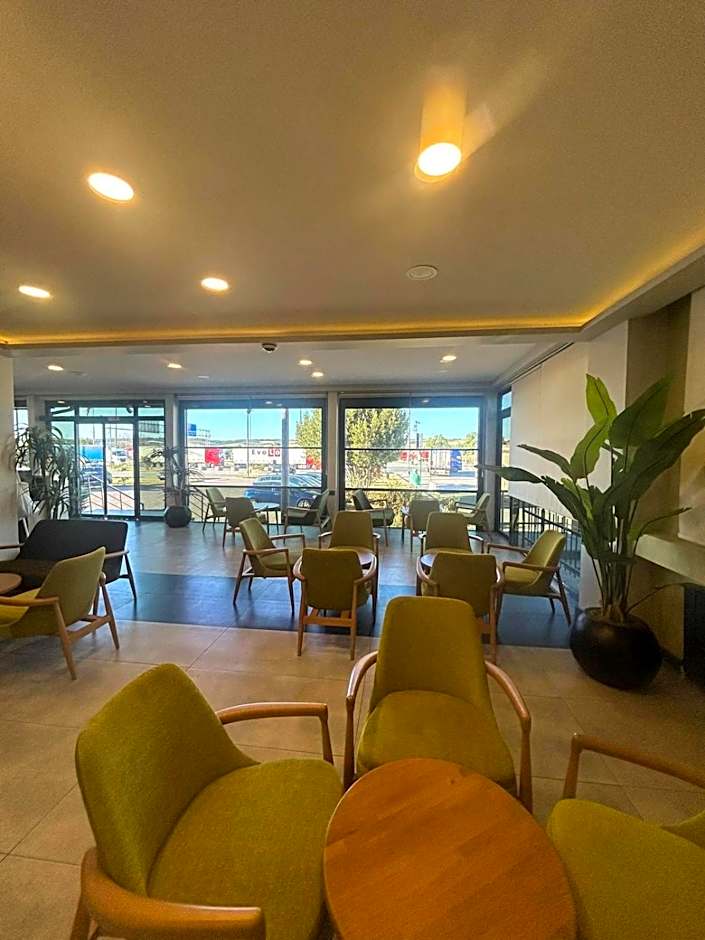 GoldenEye Hotel & Casino