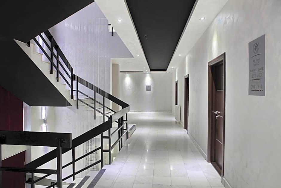 Side One Design Hotel Garni