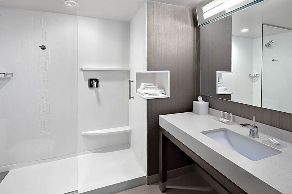 Courtyard by Marriott Knoxville Downtown