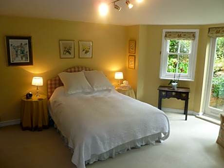 Apartment (1-3 Adults)