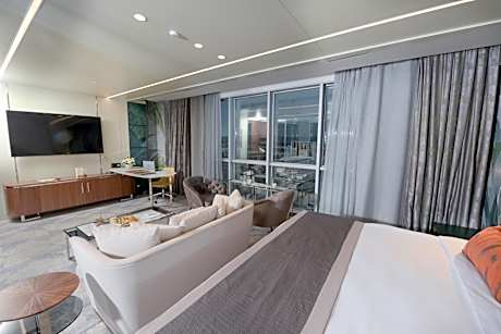 King Suite with Spa Bath