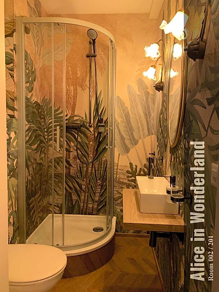 The Henry Self Check-In Guesthouse