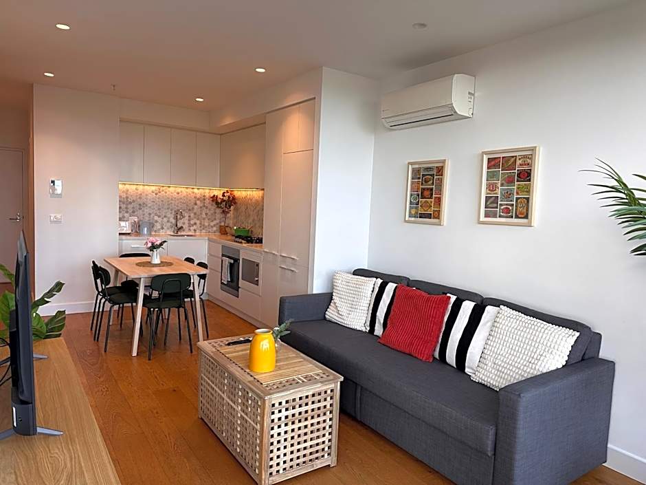 Skyview Retreat Whitehorse Tower