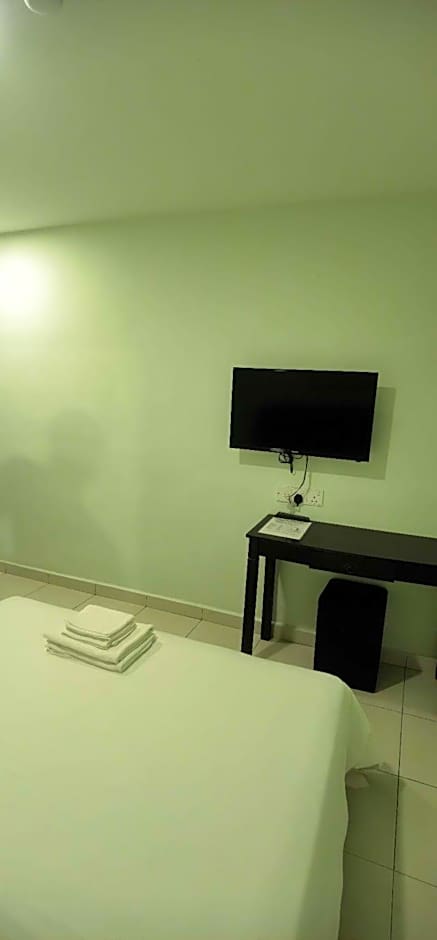 The Glorious Straits Hotel