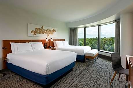 Queen Room with Two Queen Beds and Panoramic View