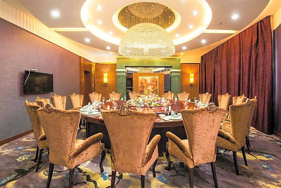 Yichang Guobin Bandao Hotel