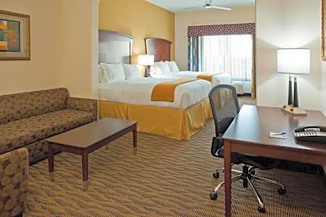 Suite Two Queen Beds Non Smoking