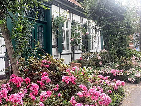 Rosindell cottage