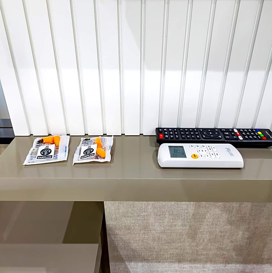 Dem Premium Hotel - Round Trip Airport Service - Istanbul International Airport