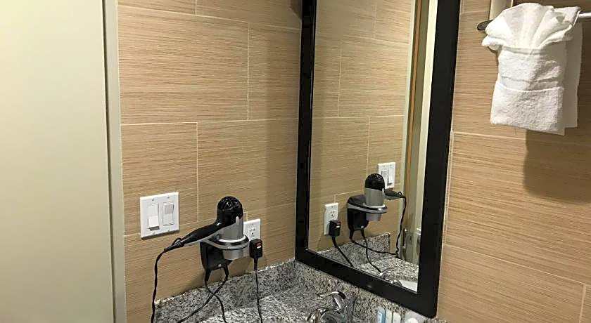 Days Inn by Wyndham Brooklyn Borough Park