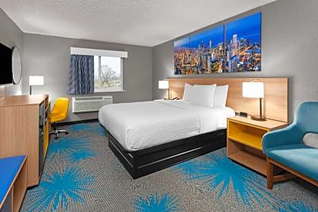 Days Inn by Wyndham Waukegan