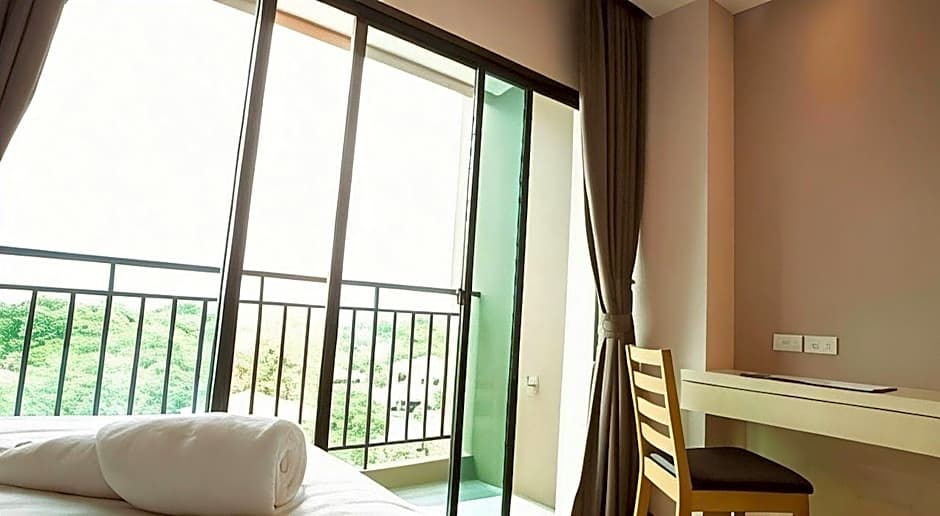 L Hotel