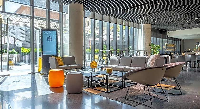 Ola Santiago Providencia, Tapestry Collection by Hilton