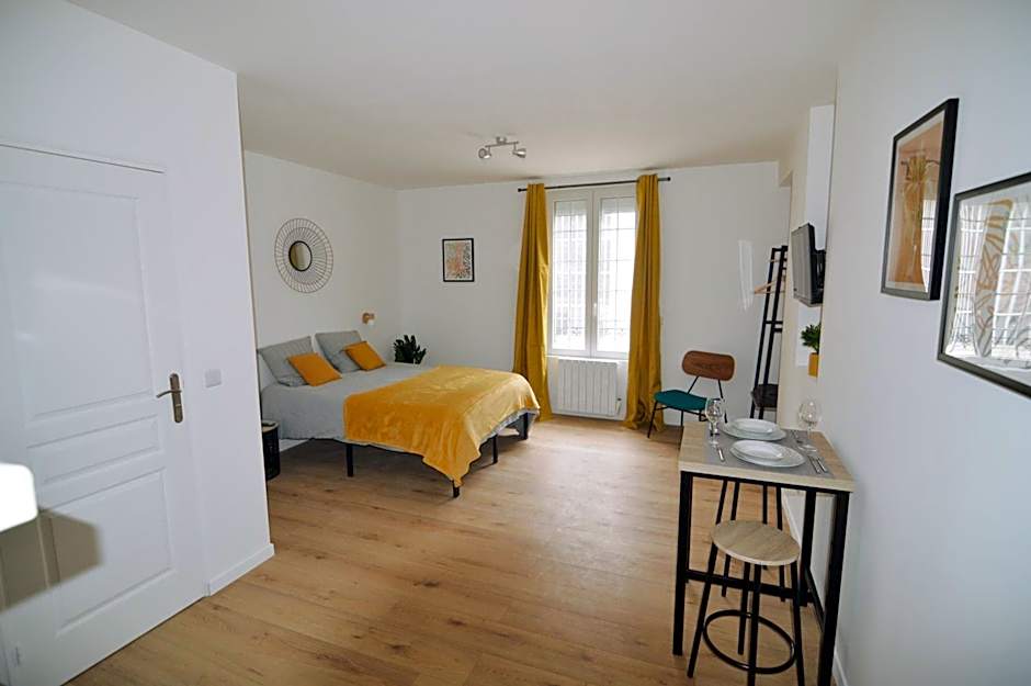 Studios Lsquare Residence AFPA